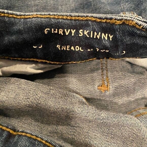 Universal Thread Cropped Curvy Skinny Jean Size 10 - Picture 2 of 11